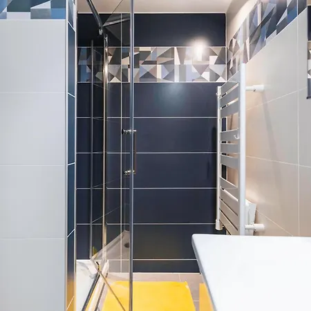 Spacieux Pour 6, Front De Mer, Centre *